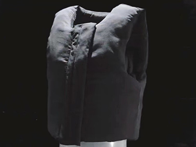 “吉光”避險服——全球首款多功能海軍作戰防護服