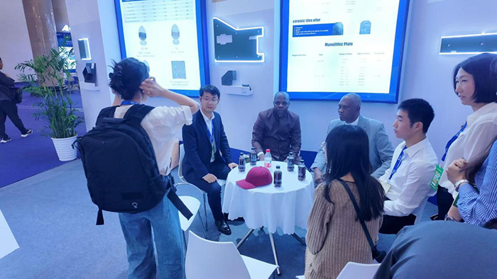 北京國(guó)際兩用先進(jìn)技術(shù)裝備展成功舉辦，軍民融合創(chuàng)新成果引多國(guó)防務(wù)高官關(guān)注